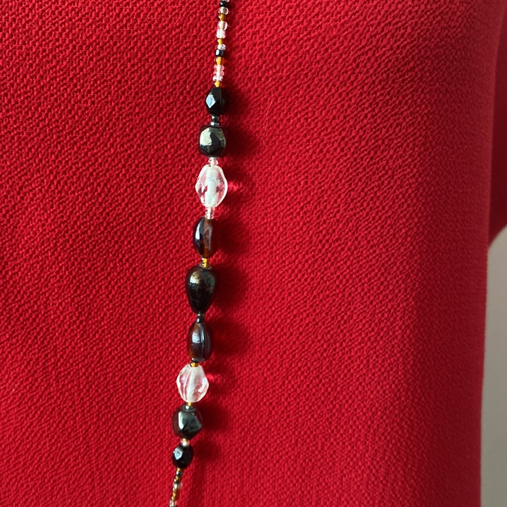 Elegant Beaded Necklace - Black and Silver - Picture 4 of 6